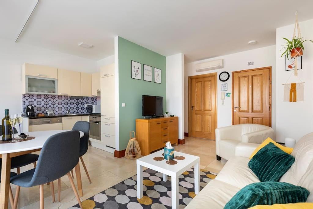 Seaesta Apartment Pool And Beach スラティネ エクステリア 写真