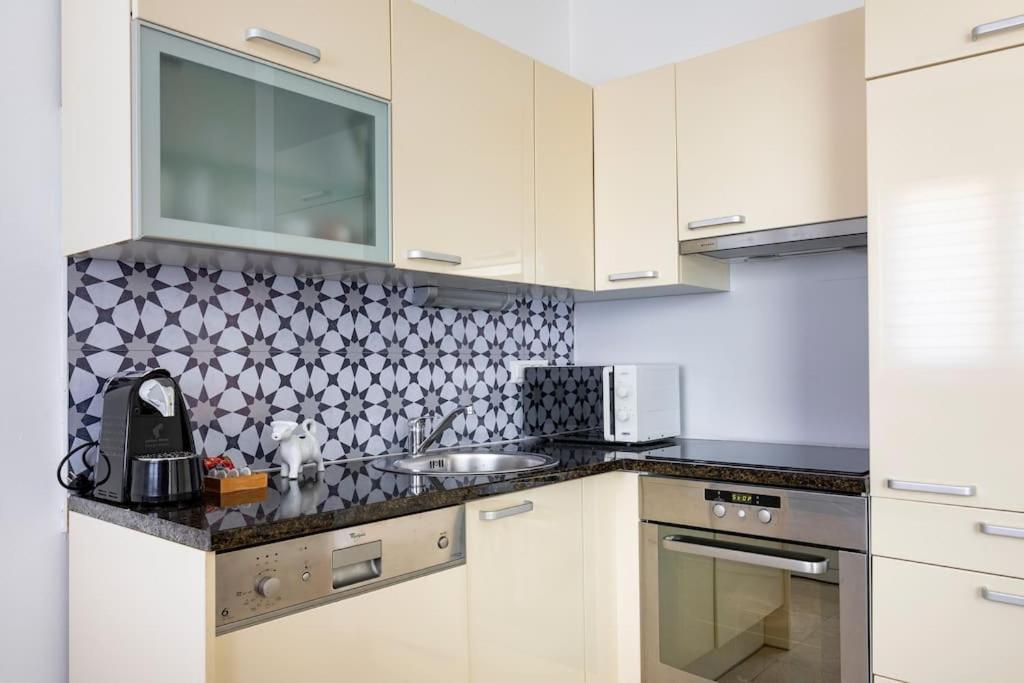 Seaesta Apartment Pool And Beach スラティネ エクステリア 写真